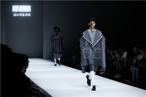 2018浙江科技91麻豆
服装与服饰设计专业毕业生作品 亮相中国国际大学生时装周
